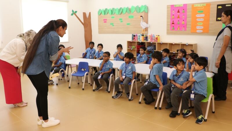 Guide students in school